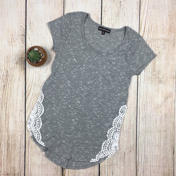 [Almost Famous] Gray Textured Shirt w White Lace - Picture 3 of 8